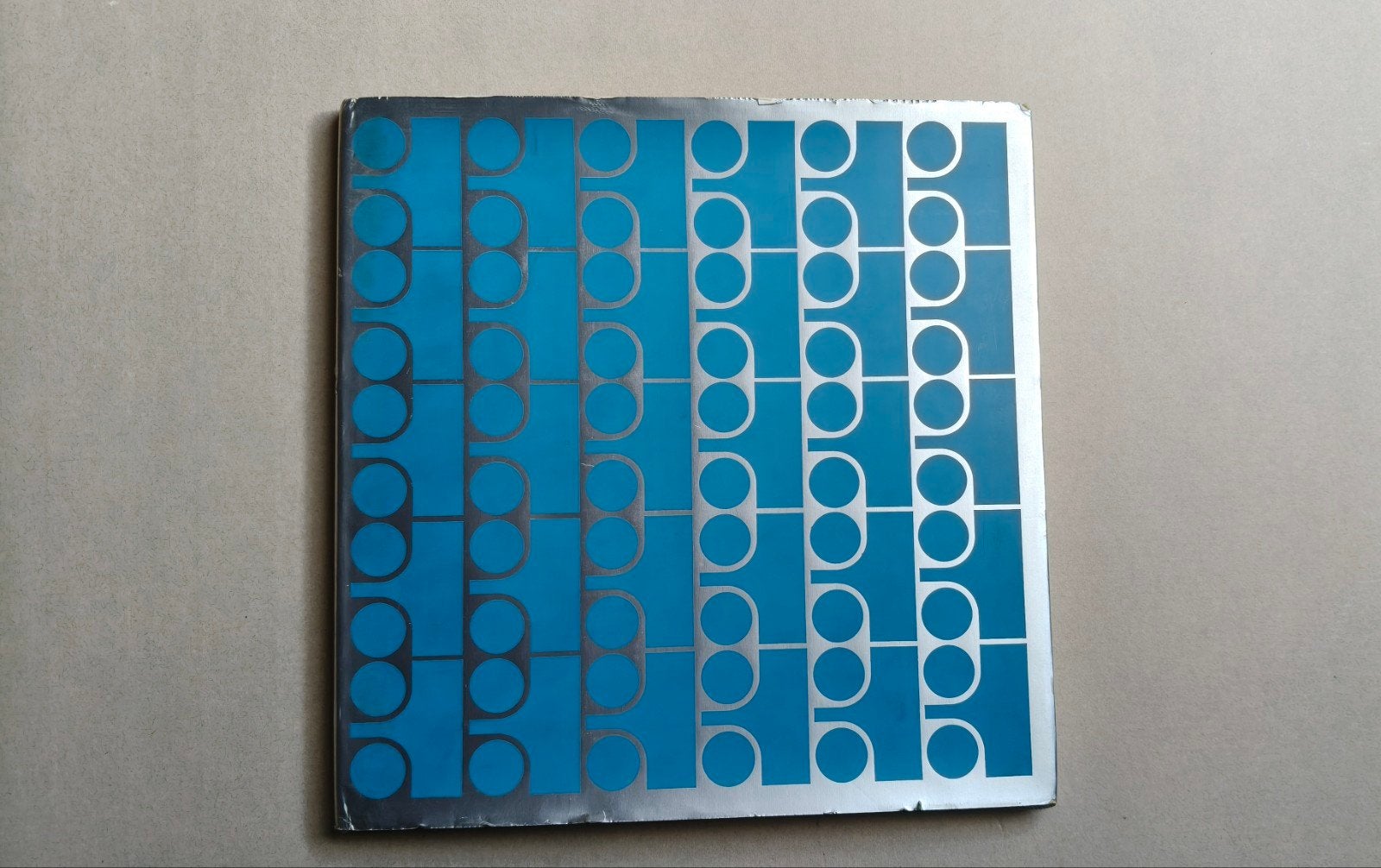Livre/ouvrage « Acier, né du feu. 1869-1969., Livres, Art & Culture | Photographie & Design, Enlèvement ou Envoi