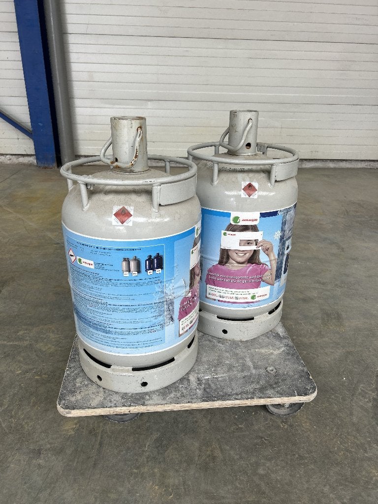2 bonbonnes Antargaz  -de 15 kg, Jardin & Terrasse, Résistant à l'eau, Sol, Comme neuf, Enlèvement