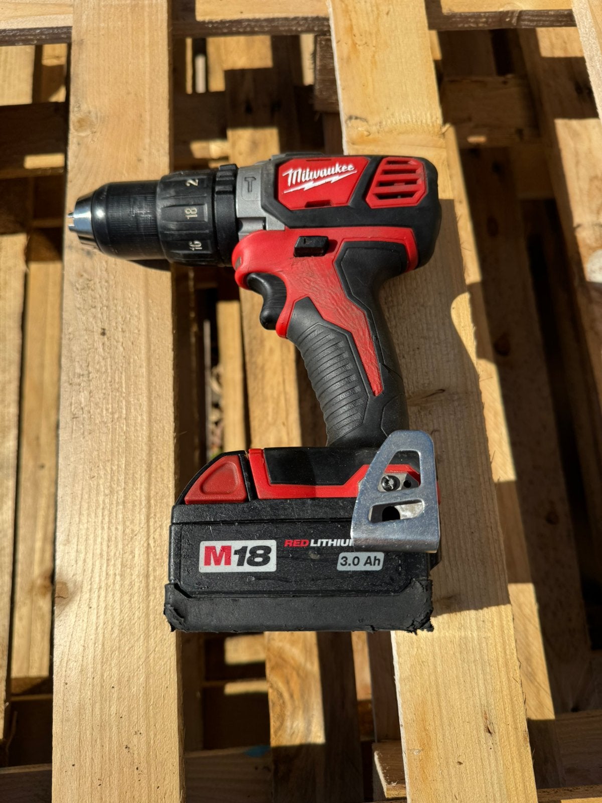 Foreuse visseuse Milwaukee M18, Enlèvement, Utilisé