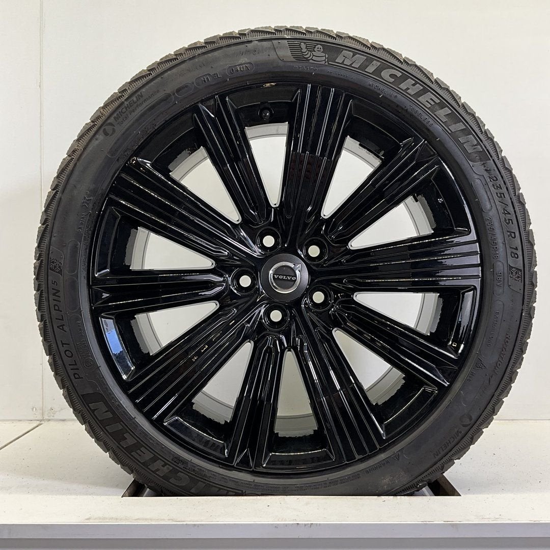 VOLVO V60 S60 VELGEN SET WINTERBANDEN 18 INCH *, Autos : Pièces & Accessoires, Pneus & Jantes, Neuf, Pneus et Jantes, Pneus hiver