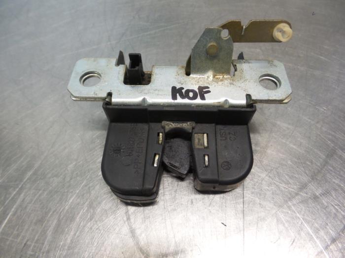 Mécanique de verrouillage hayon d'un Volkswagen Polo (Polo, Volkswagen, -, 3 mois de garantie, Utilisé