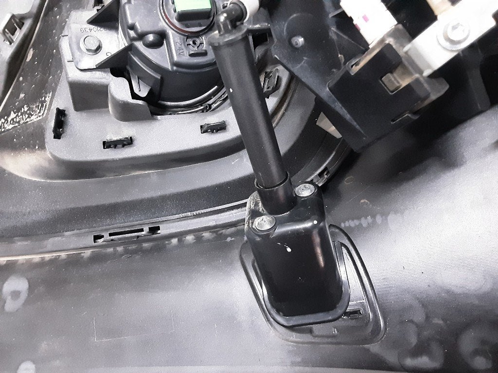 LAVE PHARE POMPE Mercedes-Benz X (470) (01-2017/05-2020), Mercedes-Benz, Mevr. I. Hauben, Utilisé, Rue de l'Espoir 34 34
4030  GRIVEGNÉE, BE