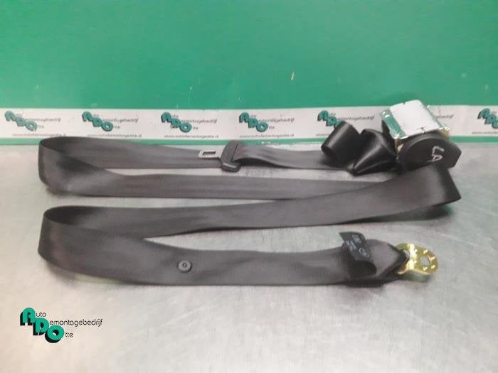 Ceinture de sécurité arrière gauche d'un Audi A4 (A4 04-), -, 3 mois de garantie, Audi, Utilisé