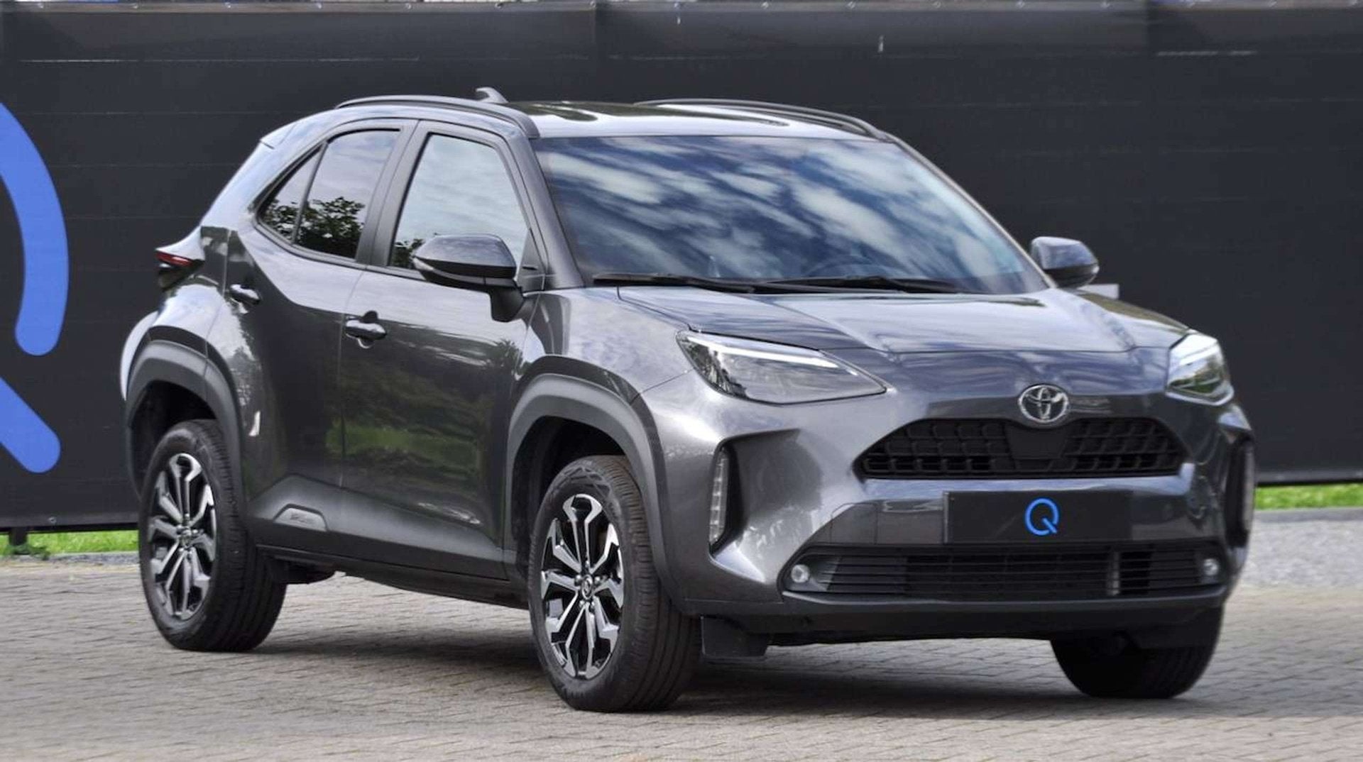 Toyota Yaris Cross HEV STYLE CARPLAY STUUR-EN ZETELVERWARMIN, Auto's, Automaat, Stof, Gebruikt, Euro 6