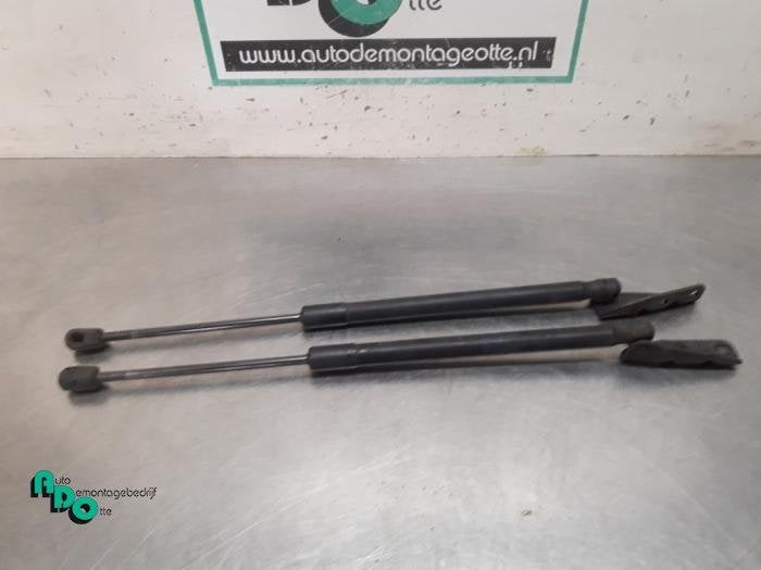 Set Gasdempers Achterklep van een Suzuki SX-4 (SX-4 06-), Gebruikt, -, -, Ophalen of Verzenden
