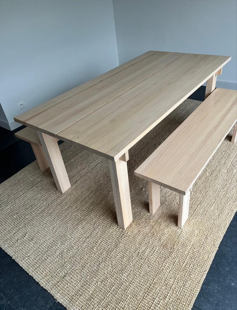 Massieve houten eettafel + zitbanken, Huis en Inrichting, Ophalen