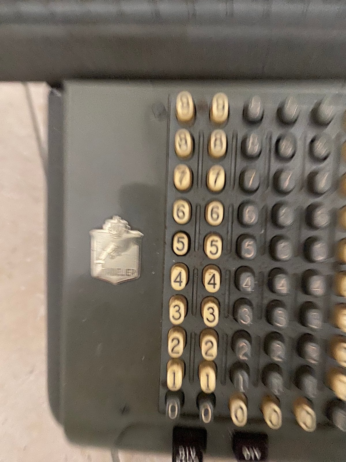 Ancienne calculatrice, Enlèvement