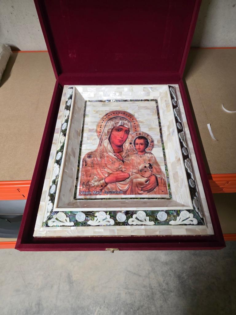 Parelmoer kader van maagd maria en jezus., Ophalen