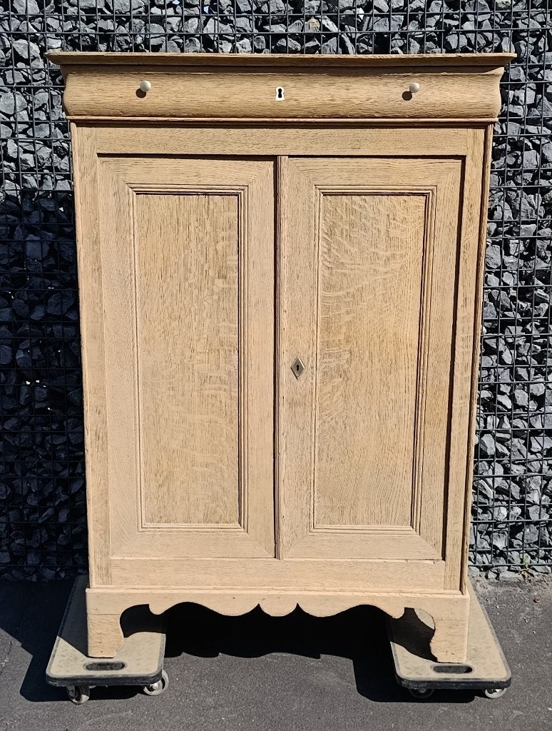 Bonheur du jour en chêne., Enlèvement