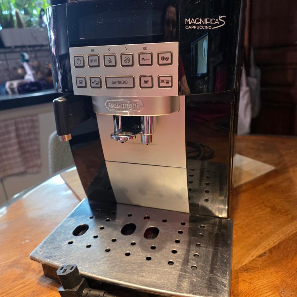 Magnifica Cappuccino S, Gebruikt, Espresso apparaat, 10 kopjes of meer, Ophalen of Verzenden