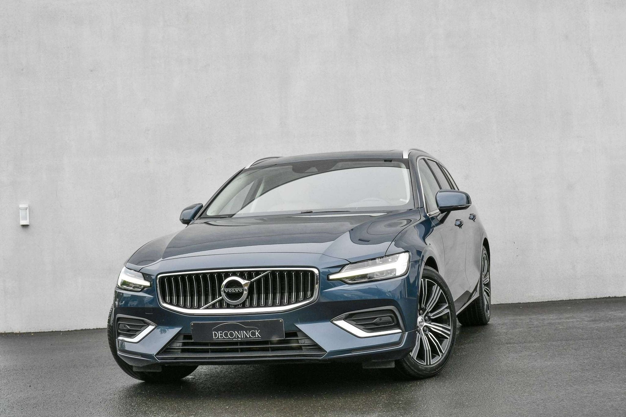 Volvo V60 V60 2.0 D3 *PANO*ELEK SEATS*ELEK TRKEHAAK*MEMORY*C, Auto's, Automaat, 1826 kg, Gebruikt, 4 cilinders