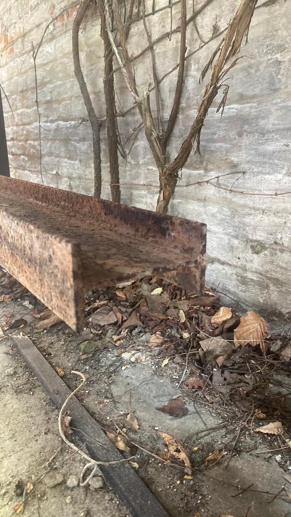Poutrel, Doe-het-zelf en Bouw, Ophalen, Zo goed als nieuw