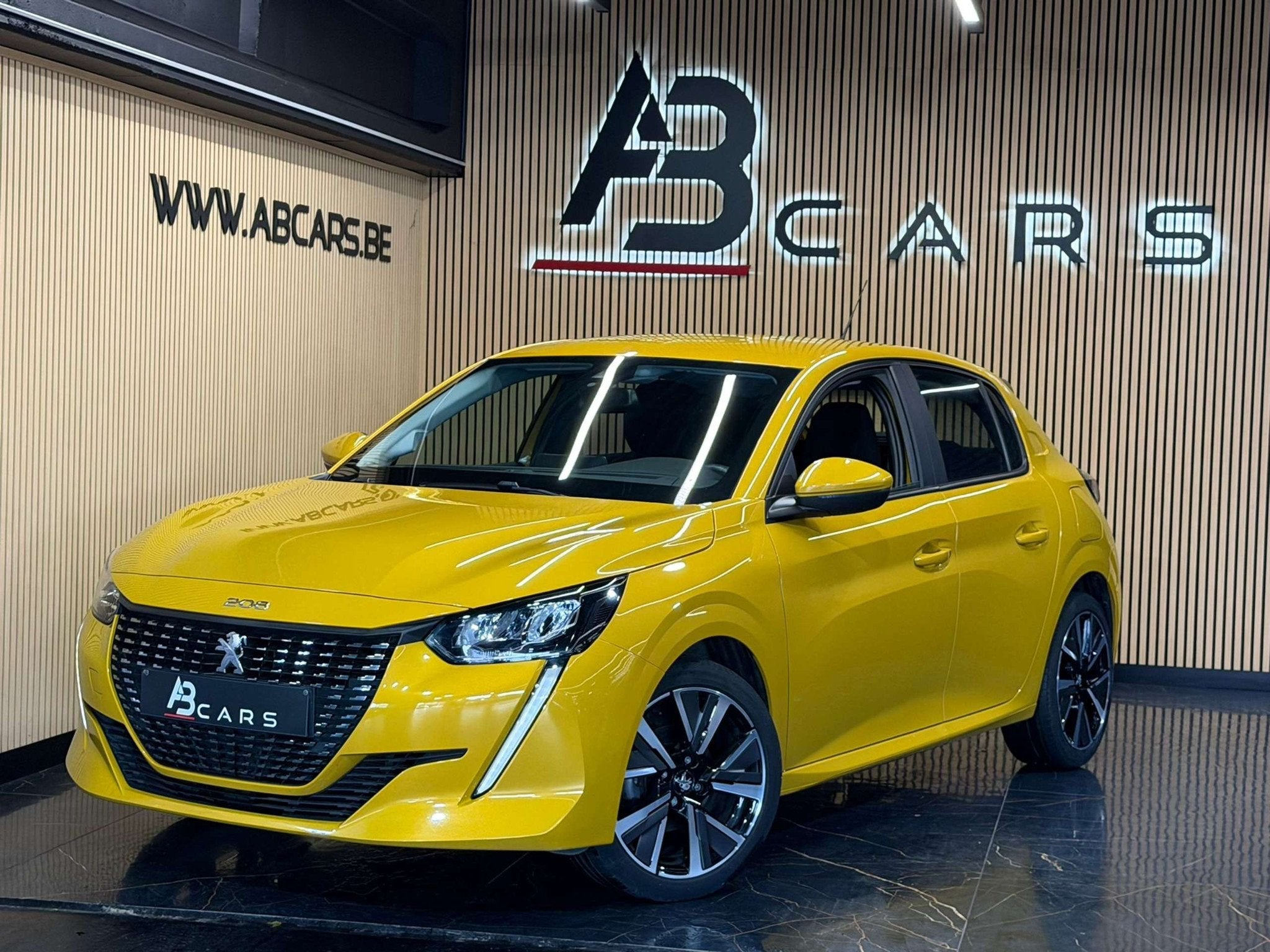 Peugeot 208 1.2i * SPORT * GARANTIE 12 MOIS * 1ER PROP *, Auto's, Stof, 1199 cc, Geel, Bedrijf