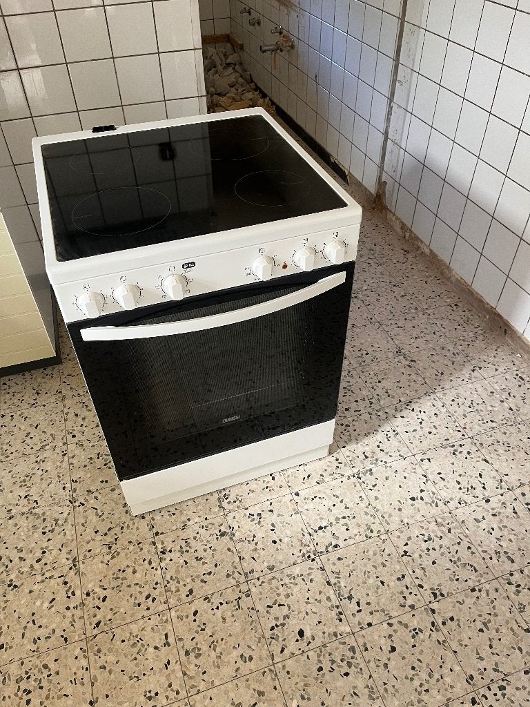 Cuisinière, Electroménager, 85 à 90 cm, 4 zones de cuisson, Enlèvement, Utilisé