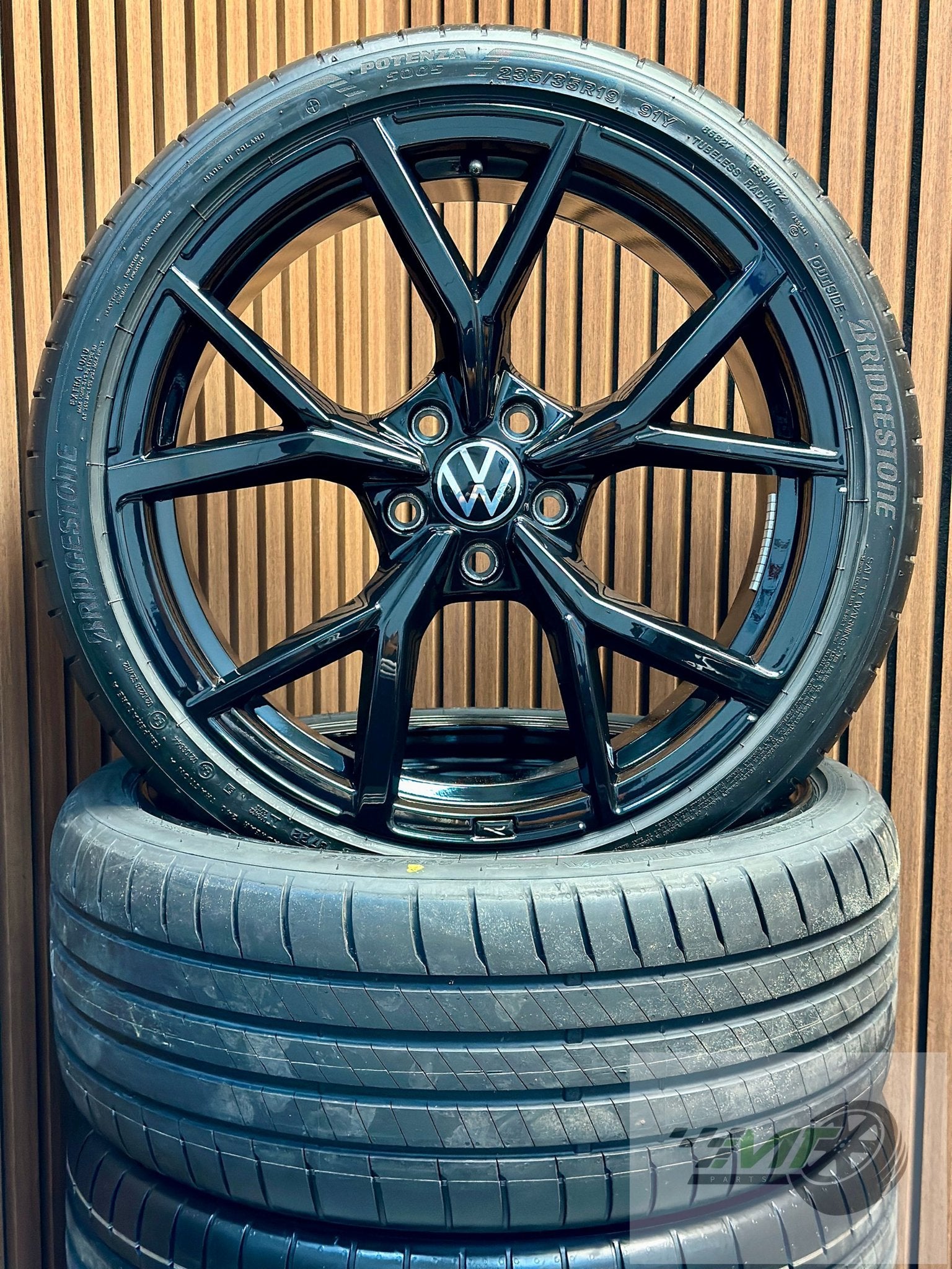 19“ Vw Golf 8 R GTI GTD GTD RLine ESTORIL BLACK NIEUW OEM, Auto-onderdelen, 19 inch, -  kundenbetreuung@volkswagen.de, Banden en Velgen