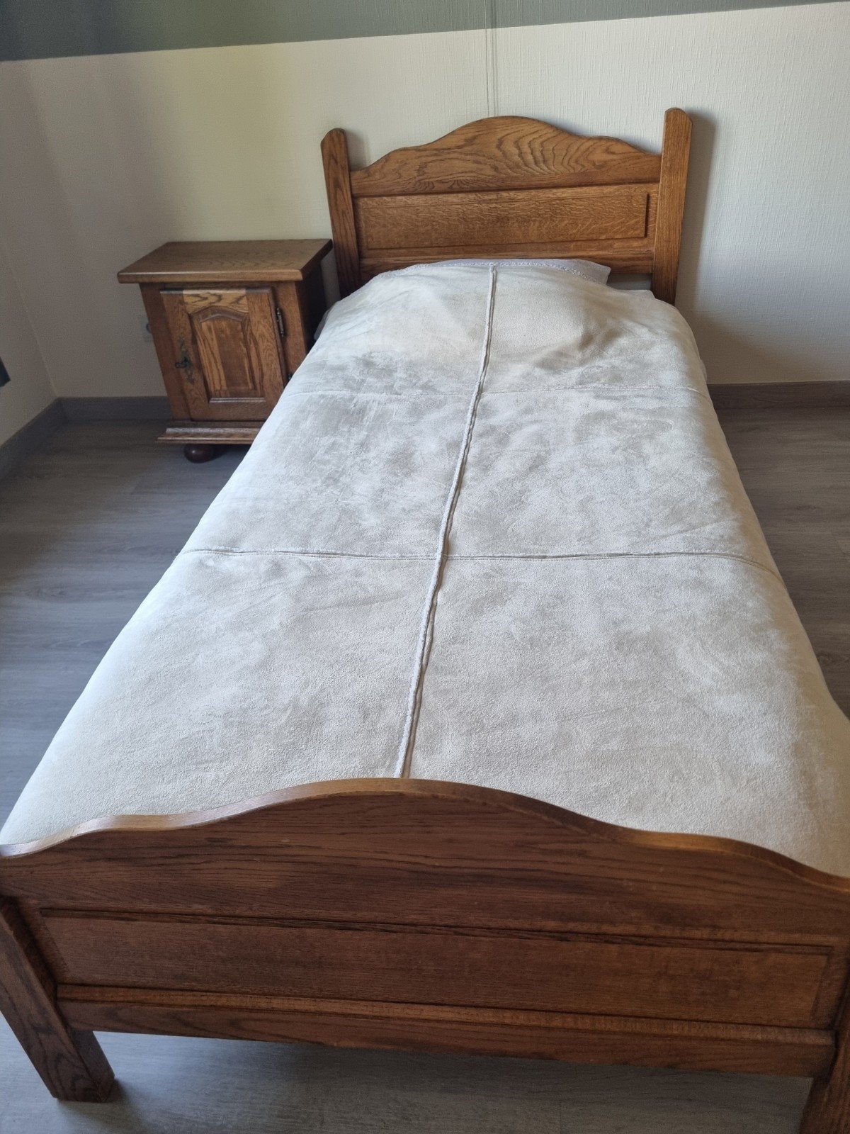 1persoons slaapkamer  met matras en toebehoren  zg st, Huis en Inrichting, Ophalen