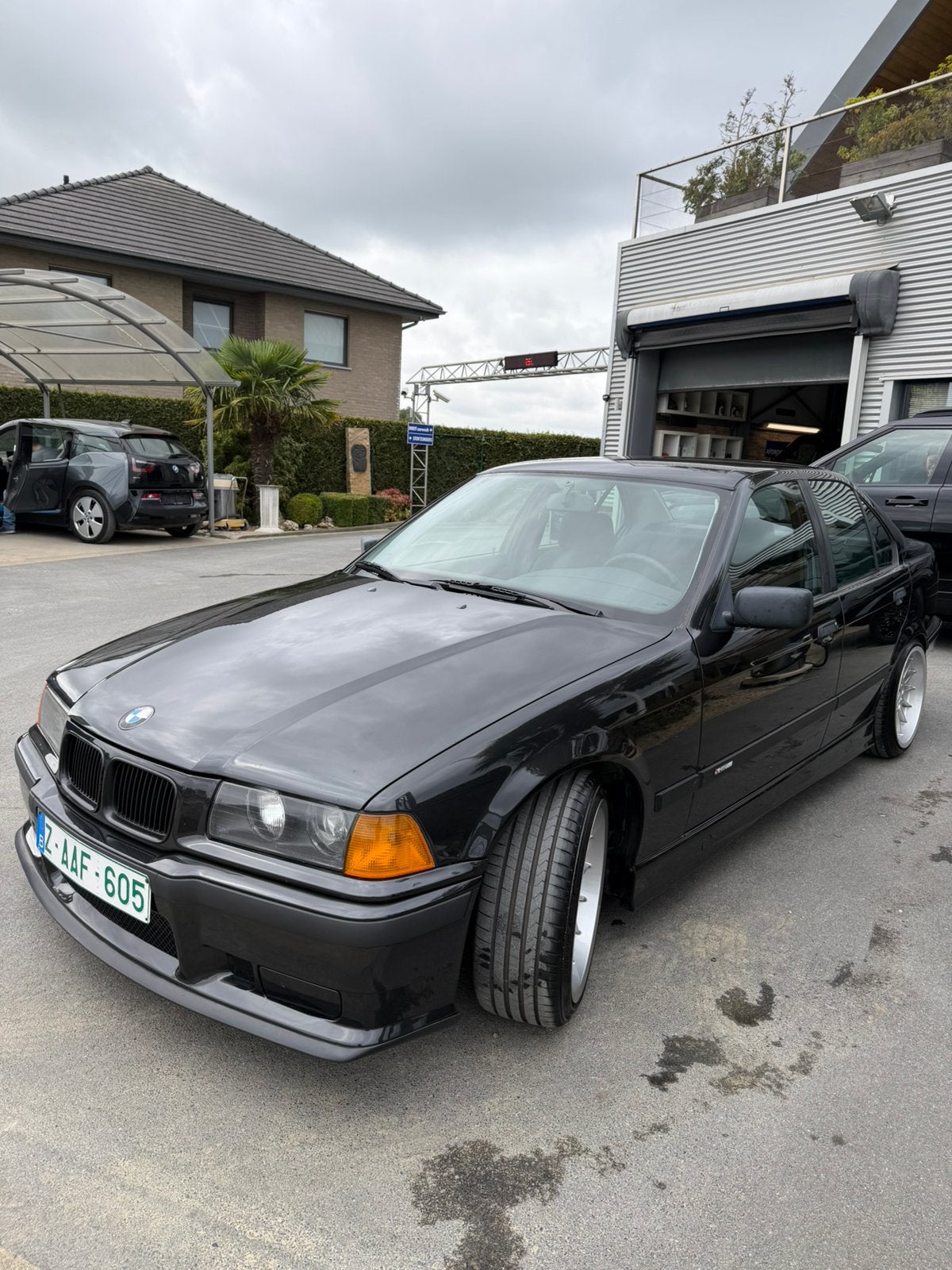Bmw 318i benzine oldtimer al gekeurd voor verkoop, foto 7