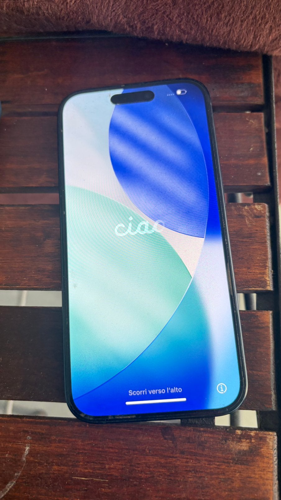 Apple iPhone 16 met beschermhoesje en bescherming op de lens, Telecommunicatie, Ophalen, Zwart, 256 GB, IPhone 16
