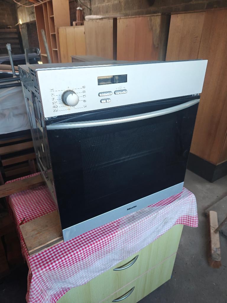 Miele H383BT-KAT, Gebruikt, Hete lucht, Oven met grill, Inbouw
