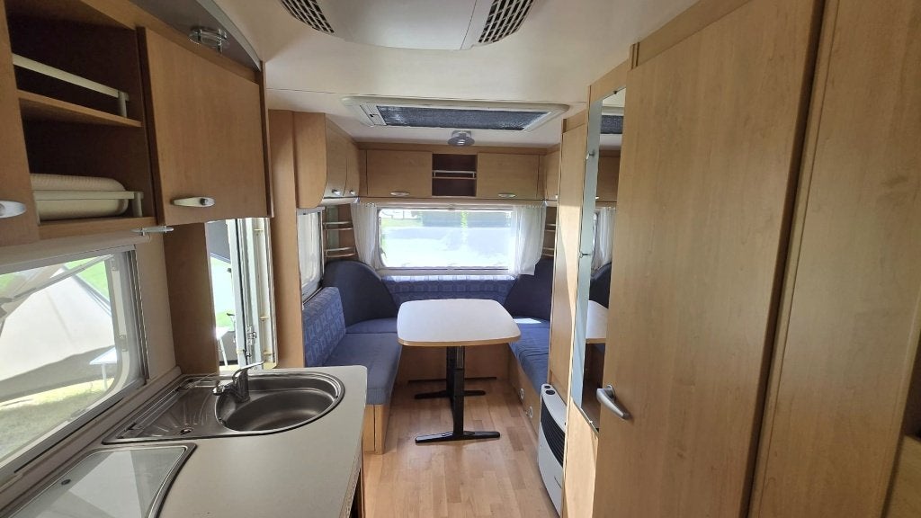 Knaus 6-persoons caravan, luifel, voortent én AIRCO!, Coin salon convertible, Jusqu'à 6, 5 à 6 mètres, Particulier