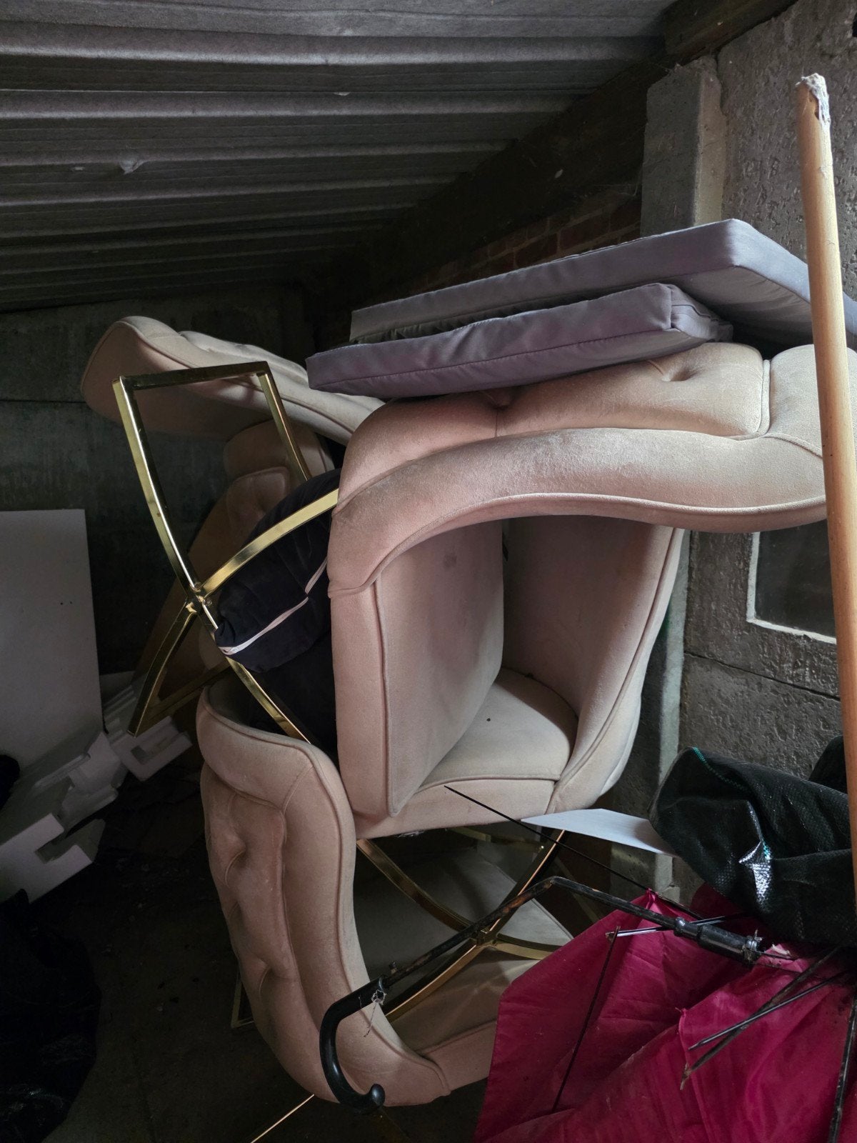 tafel met stoels, Enlèvement