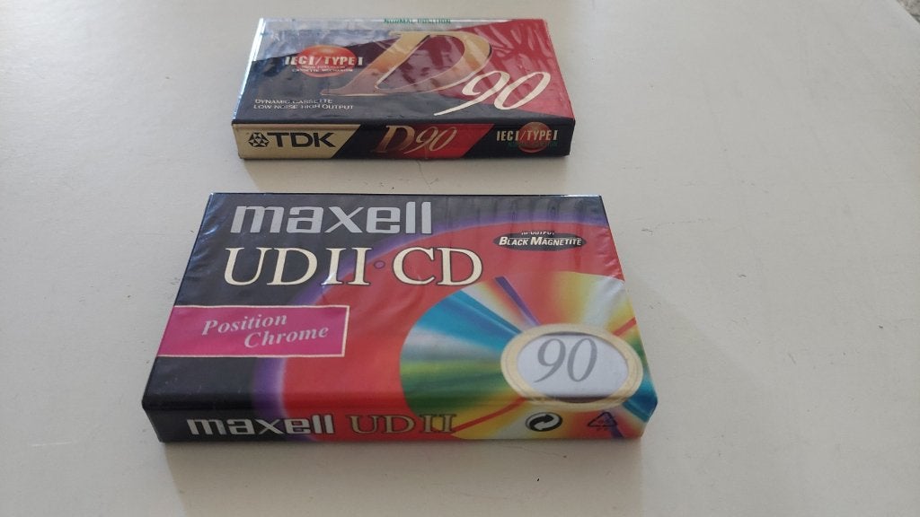 Rare Maxell UDII-CD 90 (chrome de type II) + TDK D90 scellé, Enlèvement ou Envoi, Neuf, dans son emballage, 2 à 25 cassettes audio