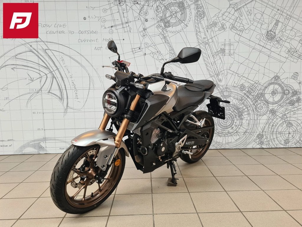 Honda CB125R (bj 2024), Motoren, Bedrijf, 125 cc, Overig, 11 kW of minder