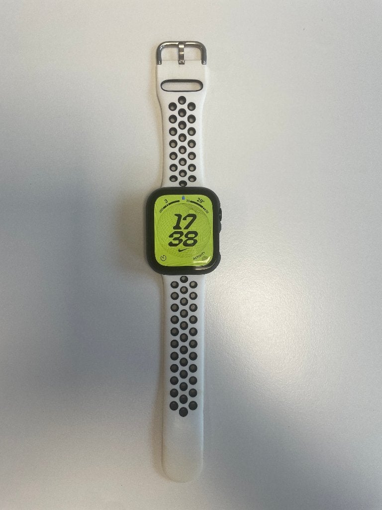 Apple Watch Series 8 avec différents bracelets, Étanche, Apple Watch, IOS, Enlèvement