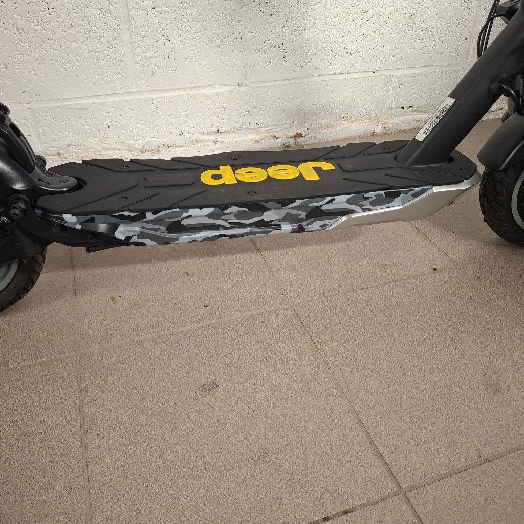 Trottinette électrique Jeep Step Urban Camou 17 km!!!!, Enlèvement, Comme neuf, Step électrique (E-scooter), Jeep