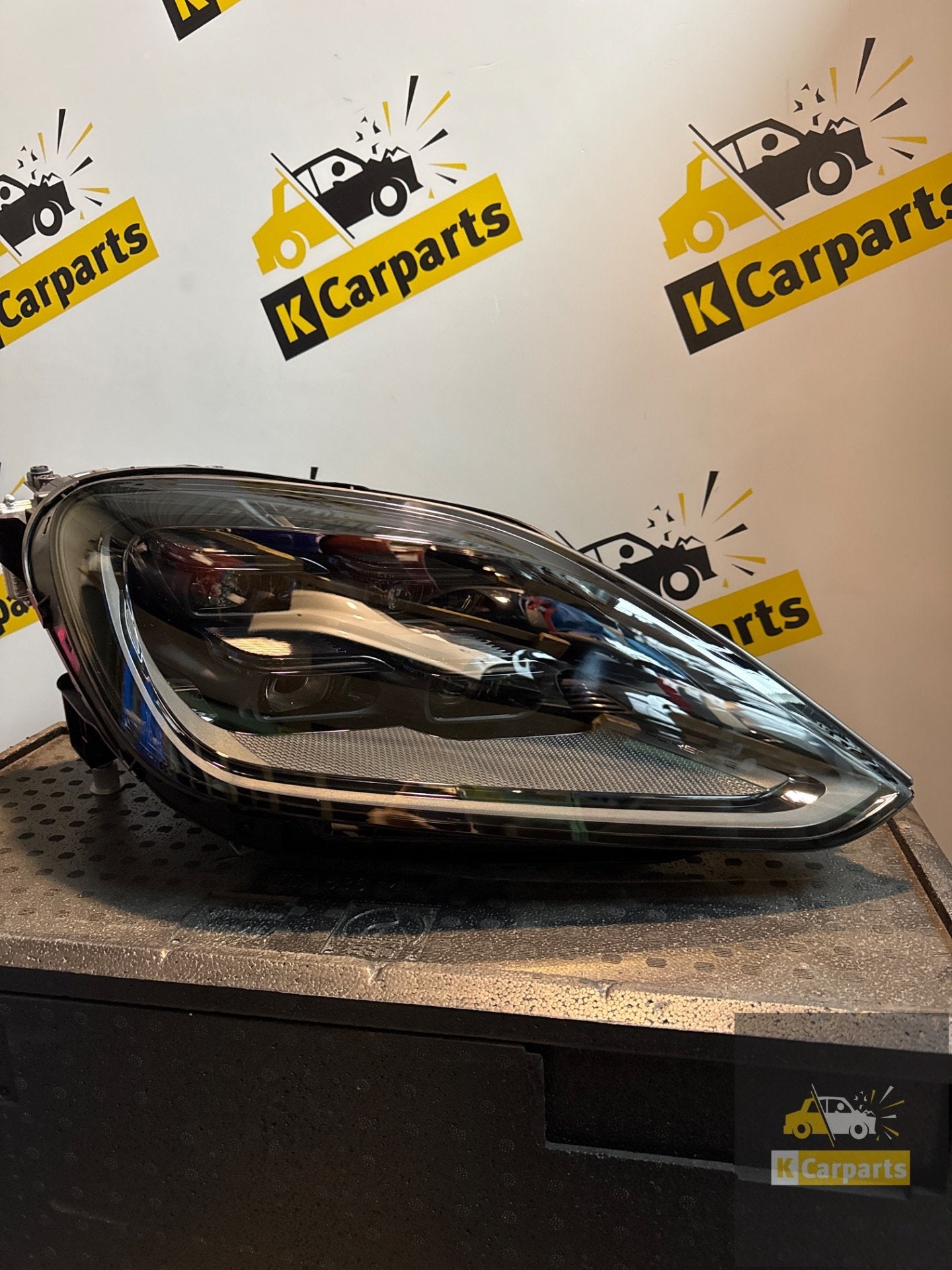 PORSCHE CAYENNE III 3 FULL LED KOPLAMP RECHTS MATRIX 9Y09410, Auto-onderdelen, Gebruikt, Porscheplatz 1
70435  Stuttgart, DE, Porsche