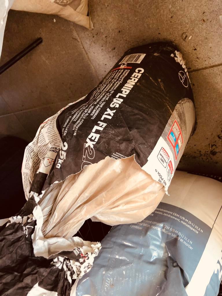 Gratis tegellijm, Doe-het-zelf en Bouw, Ophalen, Zo goed als nieuw
