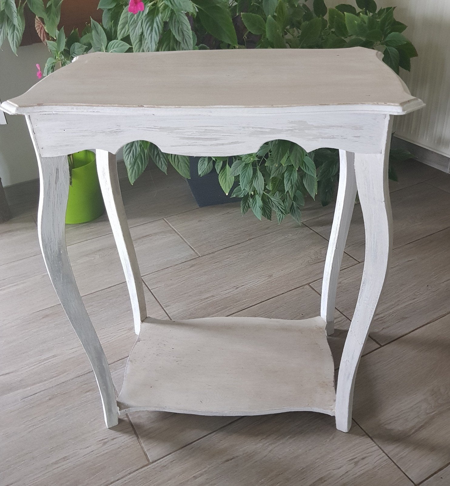 Table d'appoint, console, desserte patinée blanc crème, Huis en Inrichting, Tafels | Sidetables, Ophalen