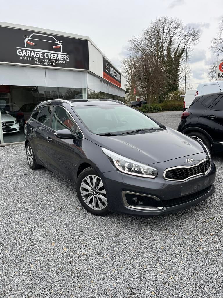 1 jaar garantie Kia Cee d 1.400cc Benzine Euro 6b, Voorwielaandrijving, 4 cilinders, Leder en Stof, Bedrijf