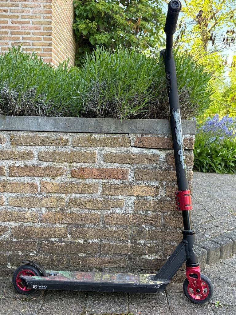Stuntstep, Fietsen en Brommers, Ophalen, Zo goed als nieuw