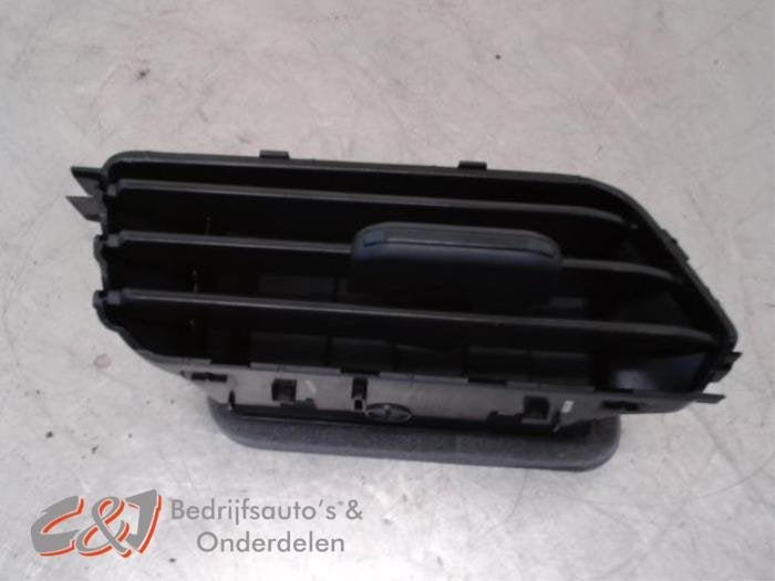 Grille aération tableau de bord d'un Volkswagen Caddy, Volkswagen, -, 3 mois de garantie, Utilisé