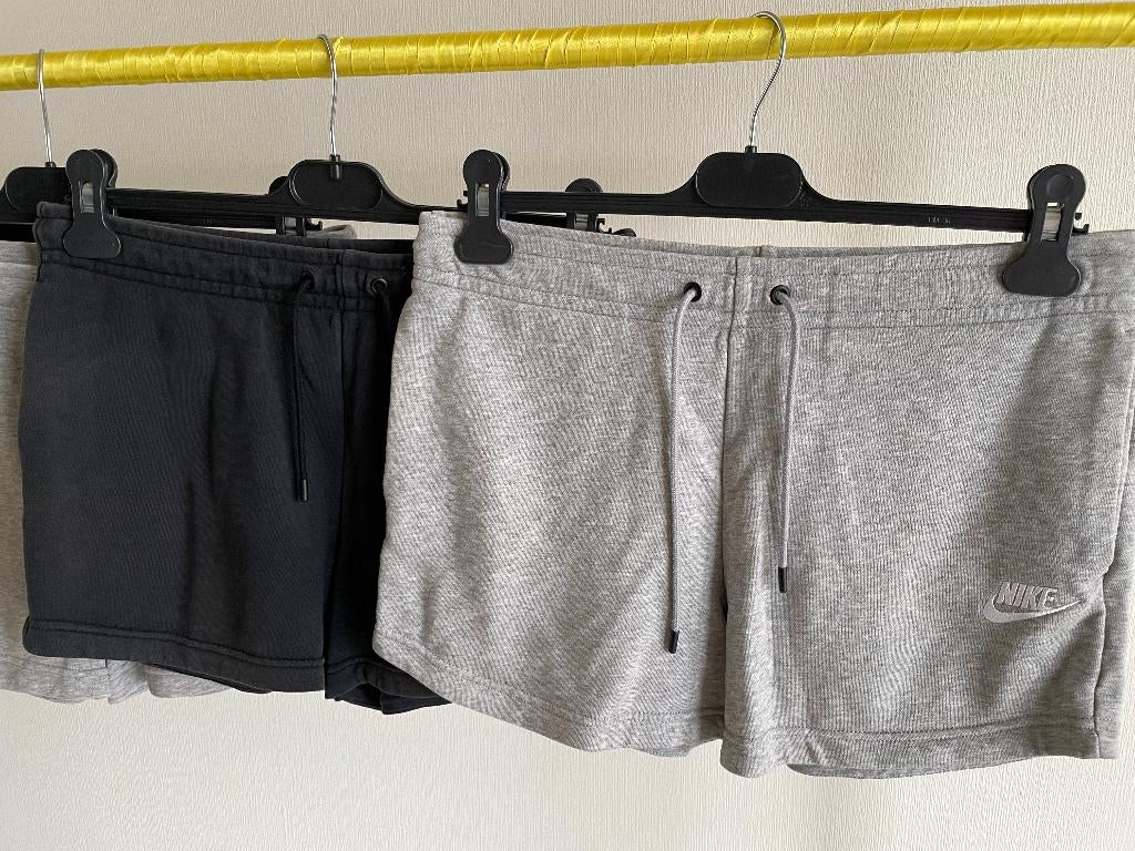 4 shorts NIKE - 38/40 - als NIEUW!, Maat 38/40 (M), Verzenden, Overige typen, Nike