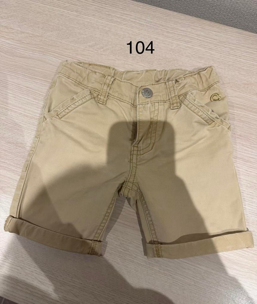 Donkerbeige short le chic garcon maat 104, Enfants & Bébés, Enlèvement