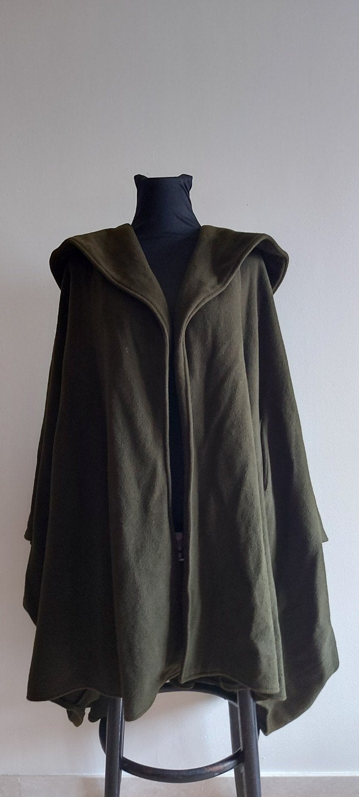 Exclusieve Wollen Scapa Cape met Capuchon – Made in Belgium, Kleding | Dames, Scapa, Ophalen of Verzenden, Zo goed als nieuw, Groen