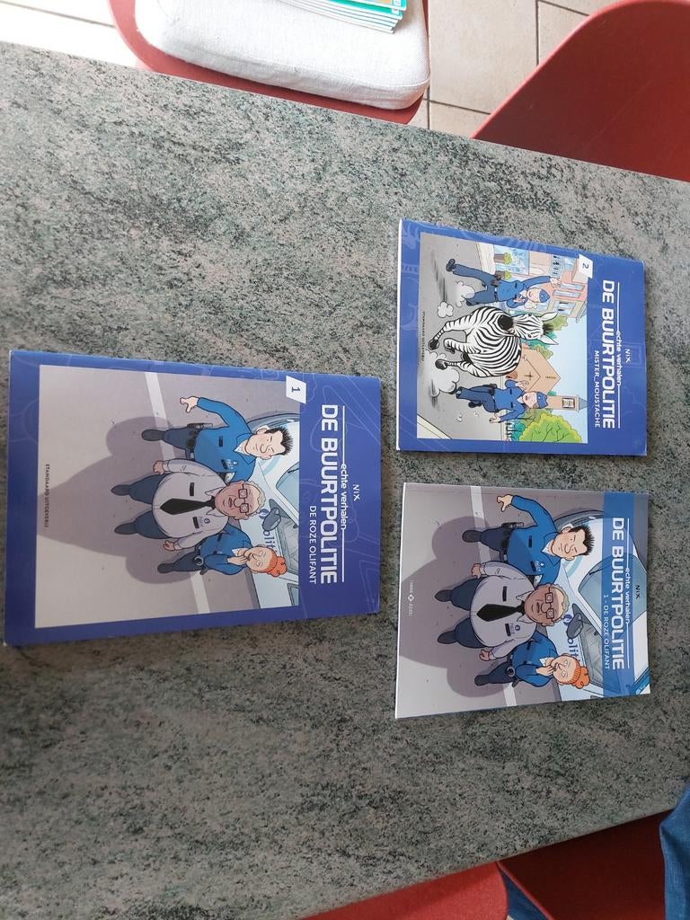 Strips buurtpolitie, Boeken, Ophalen