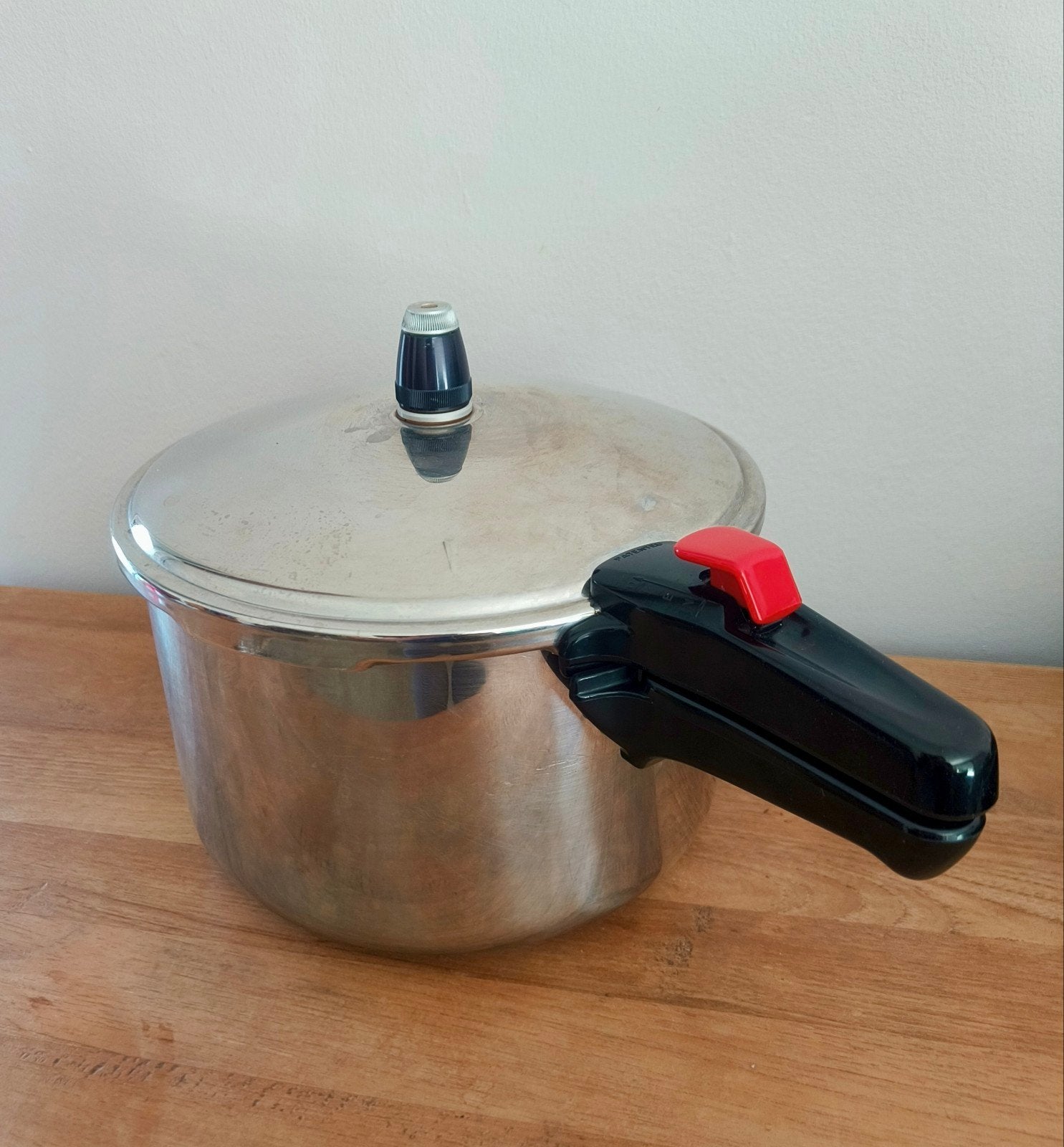 Autocuiseur Demeyere 6 litres
pour une bière très rapide et, Enlèvement ou Envoi, Demeyere