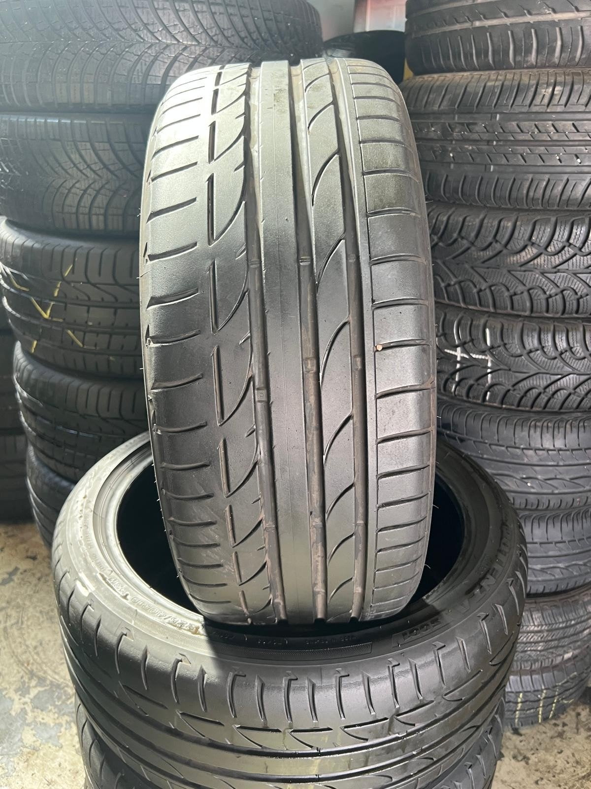 225 40 19 Bridgestone avec montage et équilibrage, Enlèvement