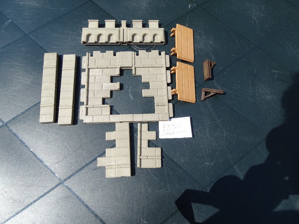 7288 uitbraak muur (uitbreiding kasteel), Ophalen, Zo goed als nieuw