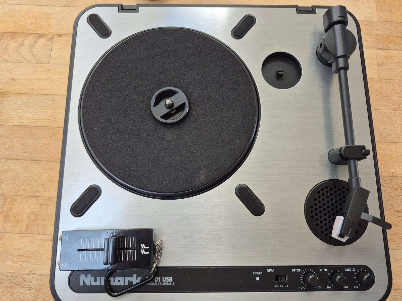 Platine vinyle portable Numark + crossfader, Audio, Tv en Foto, Ophalen of Verzenden, Zo goed als nieuw, Platenspeler, Overige merken