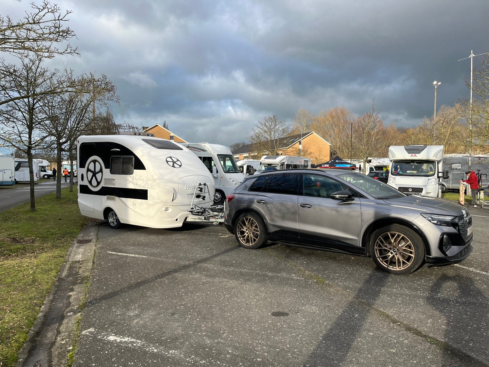 Caravan Wingamm Rookie, perfect voor EV voertuig., Particulier, Douche, Dwarsbed