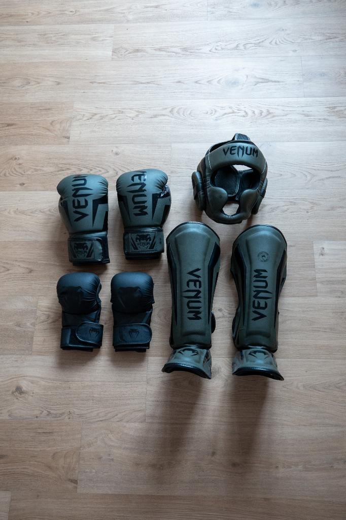 Pack complet kickboxing/MMA Venum Elite kaki + gants MMA, Taille XL, Comme neuf, Enlèvement, Équipement d'arts martiaux