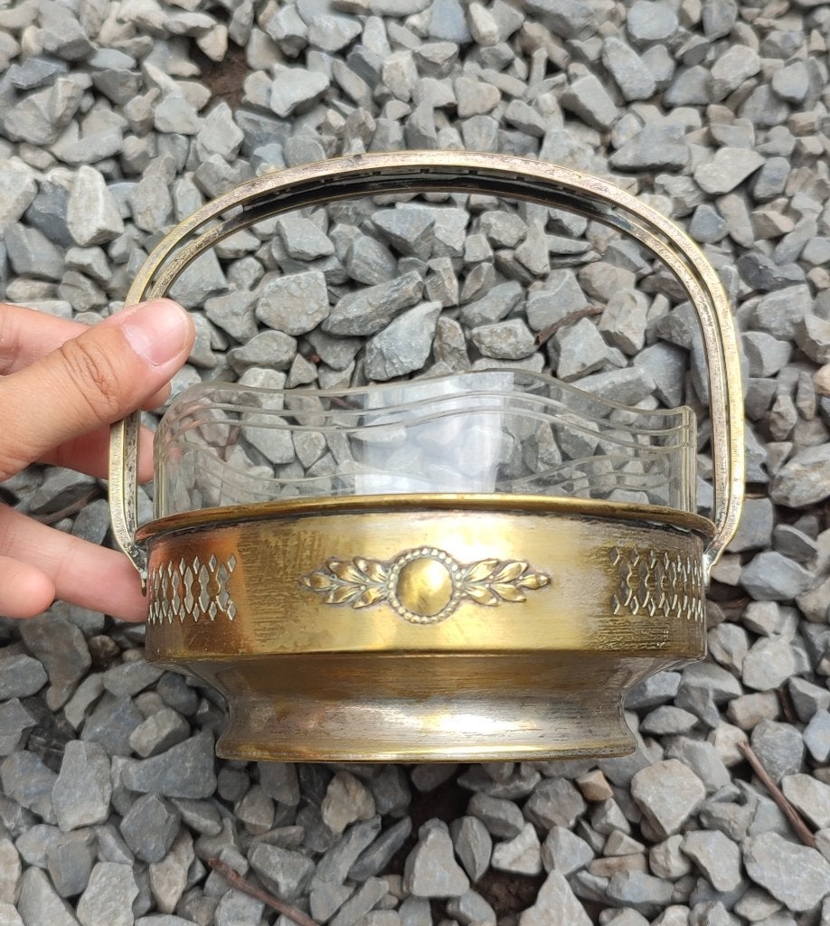 Panier en verre et metal, Enlèvement
