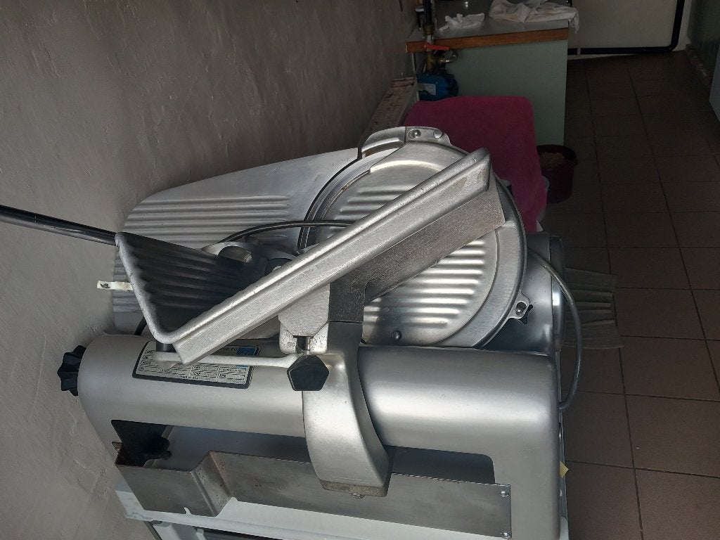 HOBART VLEESSNIJMACHINE, Ophalen, Gebruikt, Bakkerij en Slagerij
