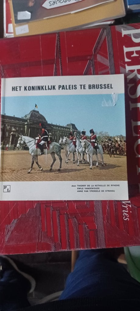 Koninlijk paleis Brussel, Collections, Maisons royales & Noblesse, Enlèvement