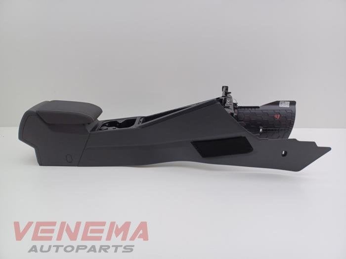 Middenconsoles van een Volkswagen Golf, Gebruikt, -, Volkswagen, -