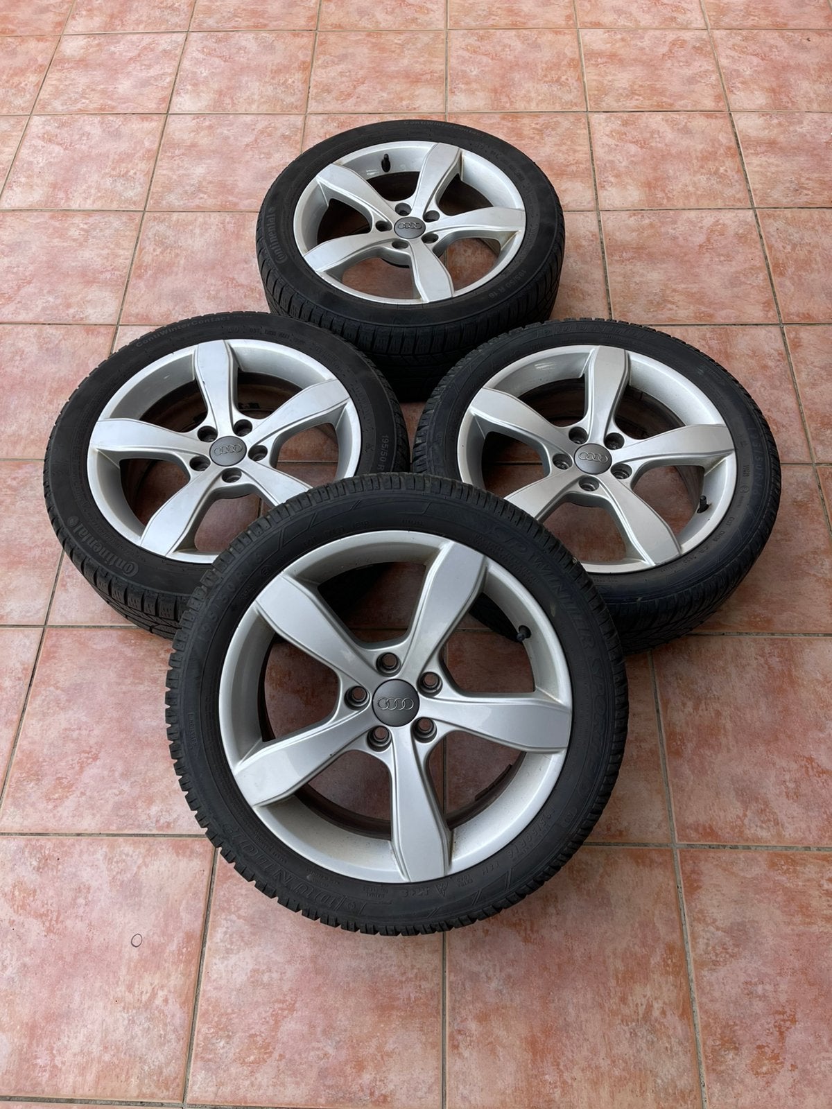 4 jantes alu audi + 4 pneus neige, Enlèvement, Utilisé